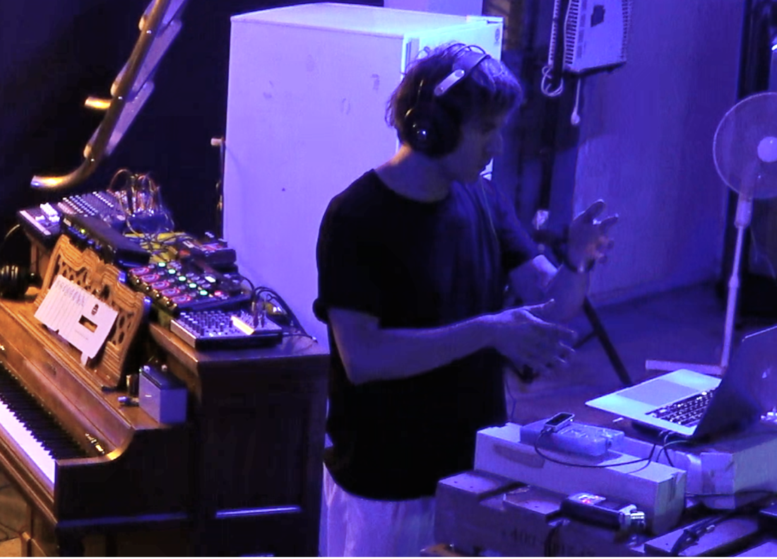 Π6 Performing Space